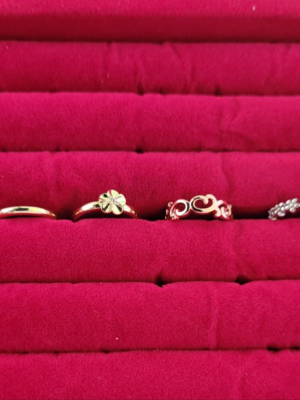 Mixed Lot of 8 Gold and Silver Tone Rings - Size 4 and under Adjustable - Picture 2 of 5